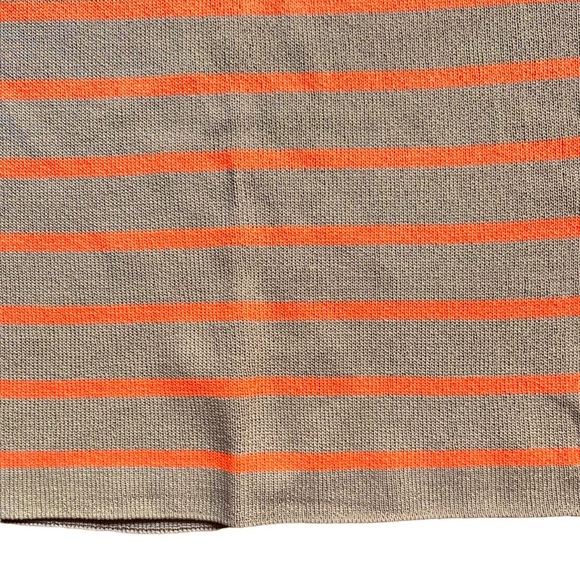 NWOT ! Sleeveless stripped top - Picture 3 of 7